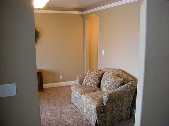 4th image of 699 S Katie Ct