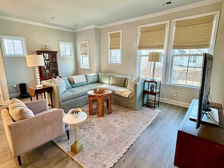 2522 Lydia Ave — Photo 3