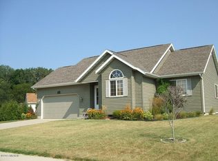 4663 Meadowbrook Ln, Bridgman, MI 49106