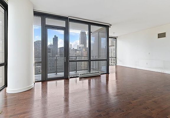 4th image of 101 W 24th St APT 35A