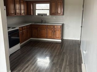 3 W Pleasant St, Amboy, IL 61310