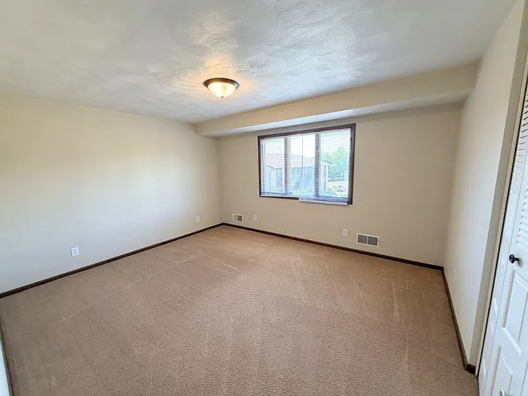 483-491 Lovers Lane; Country Clb #4401-4409-4516 — Photo 7