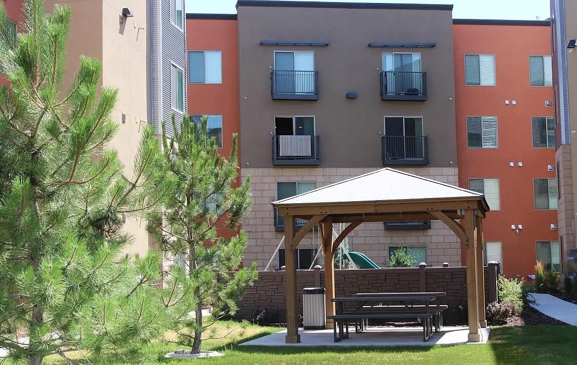 1 bed, 672 sqft, $1,150 — Photo 3