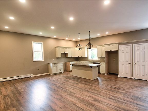 4th image of 545 Elk St
