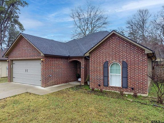 2nd image of 302 Tupelo Dr