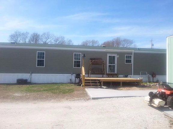 2nd image of 2072 Sandy Ln