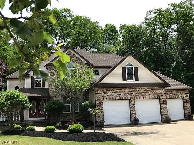 1st image of 864 Cove Ct