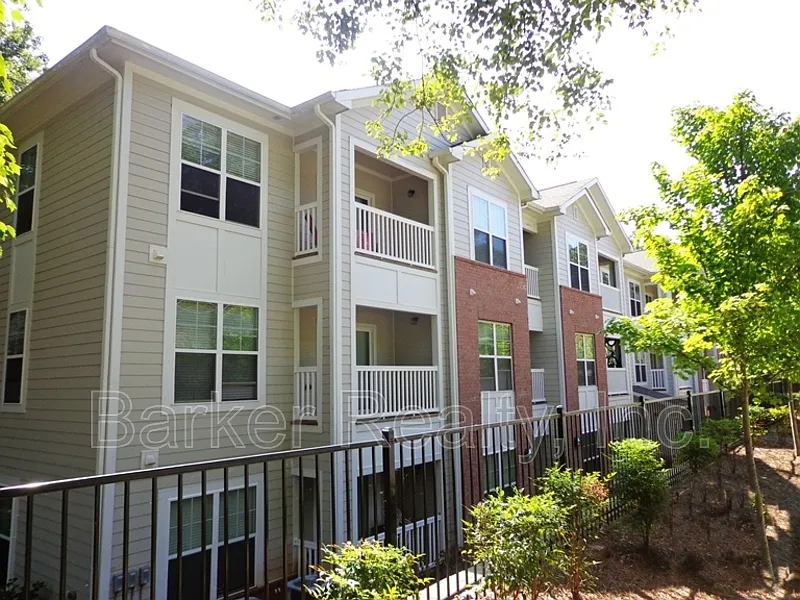 3722 Burt Dr #104