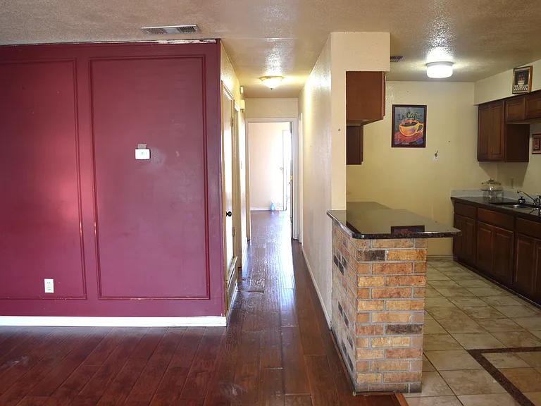 1806 Family Cir — Photo 12