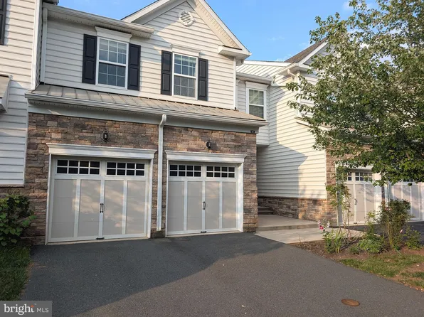 68 Autumn Ln, Skillman, NJ 08558