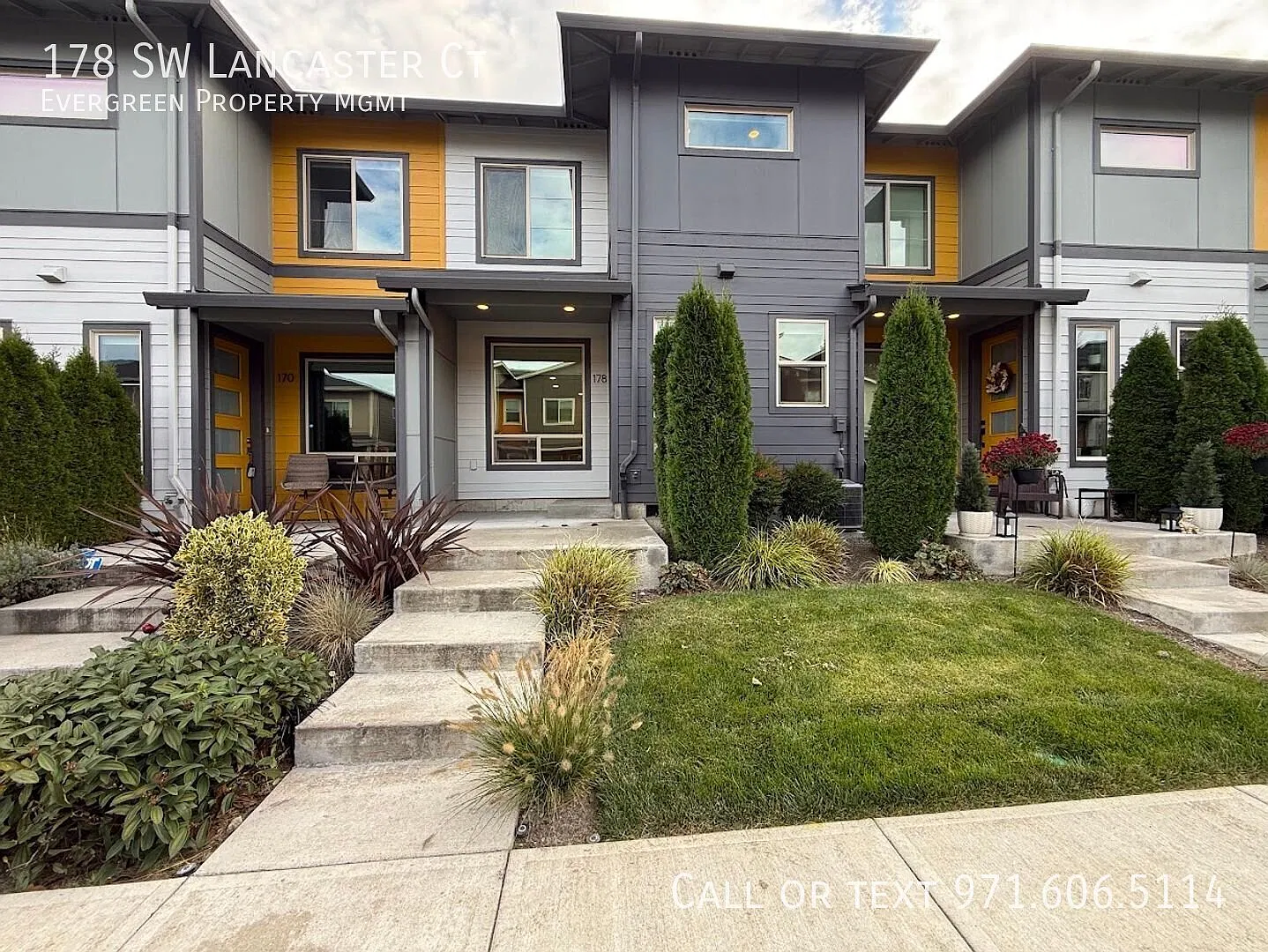 Spacious 3-Bedroom Home with HOA-Maintained Yard in Troutdale! — Photo 1