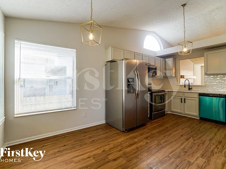 2333 Hunterstown Dr — Photo 6