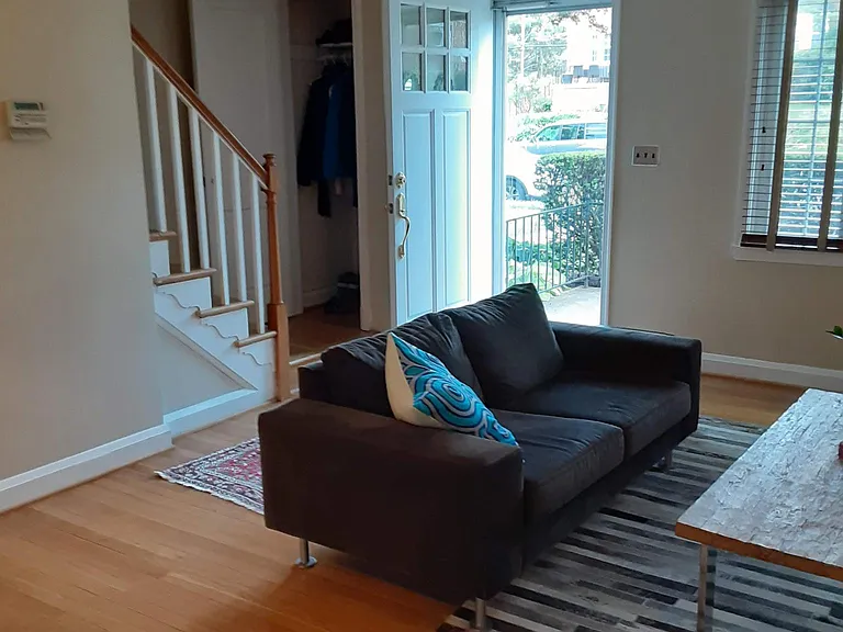 140 Regester Ave — Photo 2