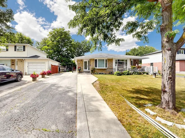 25 Graymar Rd, Brampton, ON L6S 1Z7