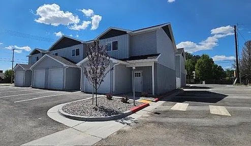 1645 S Bellin Rd — Photo 2