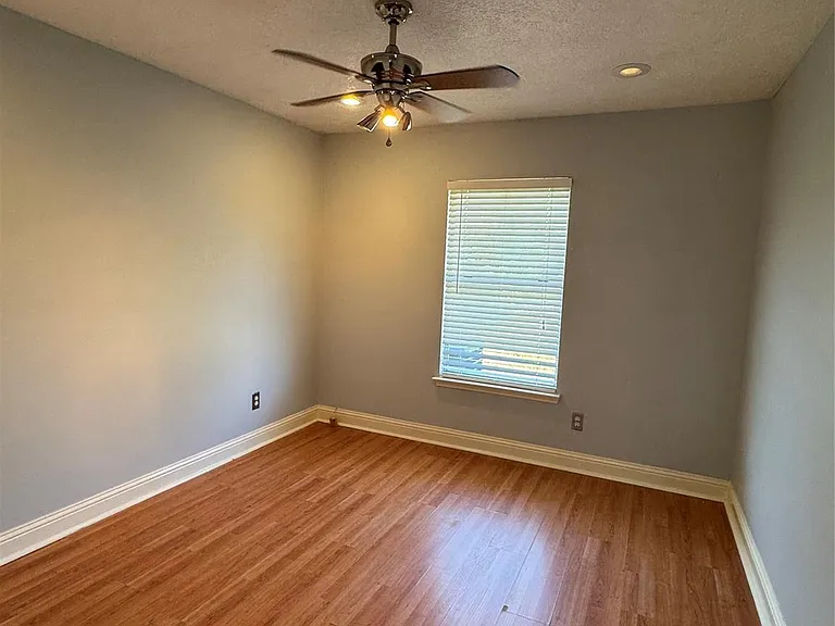 12435 Chalmette St — Photo 31