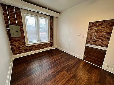 3rd image of 19 1/2 S Yale Ave APT 4