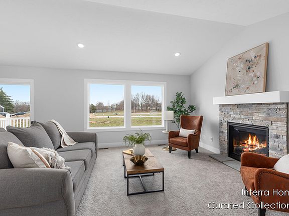 4th image of 727 Hawthorn Ct #55