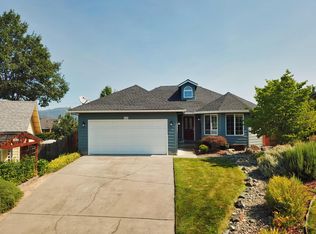 114 Shoemaker Way, Grants Pass, OR 97527