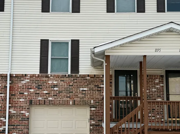 895 Delray Dr, Saint Peters, MO 63376