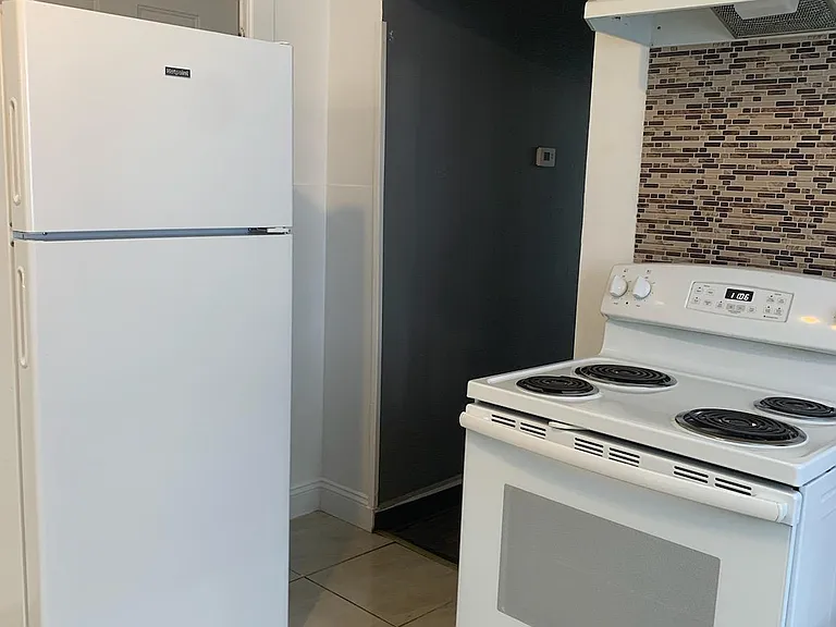 2424 Music St — Photo 8