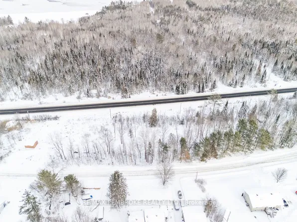 88 Lance Rd, Laurentian Hills, ON K0J 1P0