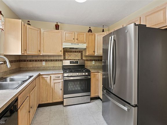 3rd image of 4682 E 177th St