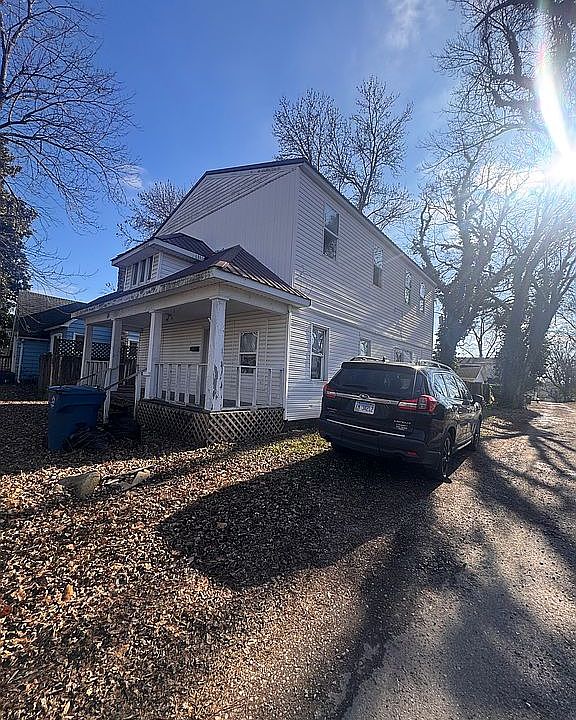 1st image of 1921 Hardy St
