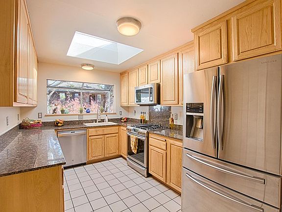 5th image of 133 Fairland Way