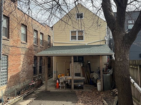 4th image of 2230 N Washtenaw Ave