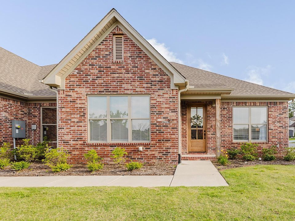 1st image of 101 Edgewood Cir