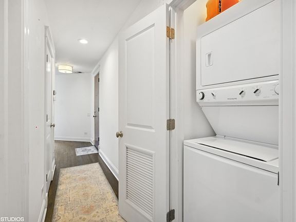 5th image of 3647 N Wilton Ave #1