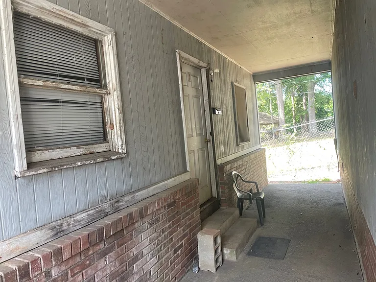 112 Spring Valley Rd — Photo 4