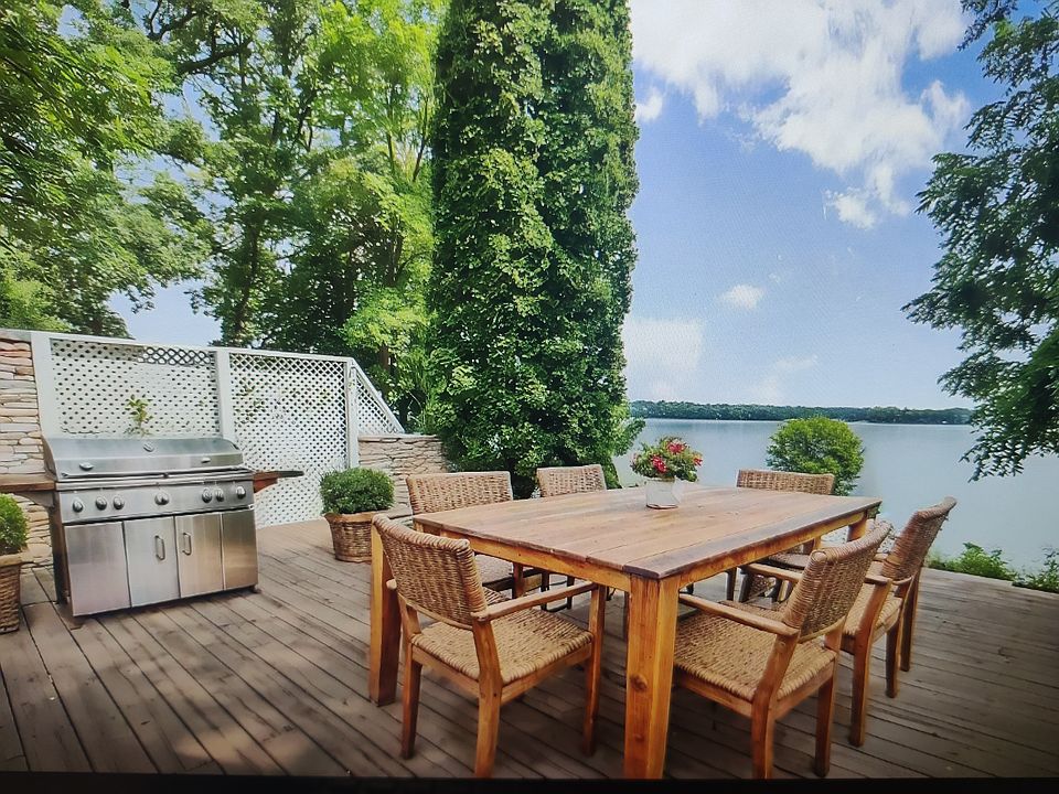 large privacy deck