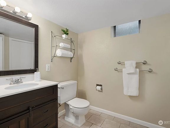 2nd image of 13711 NE 70th Pl #1