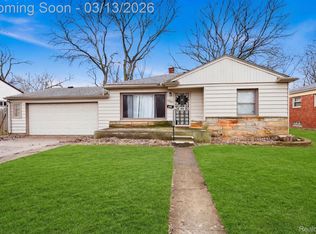 29497 Oakwood St, Inkster, MI 48141