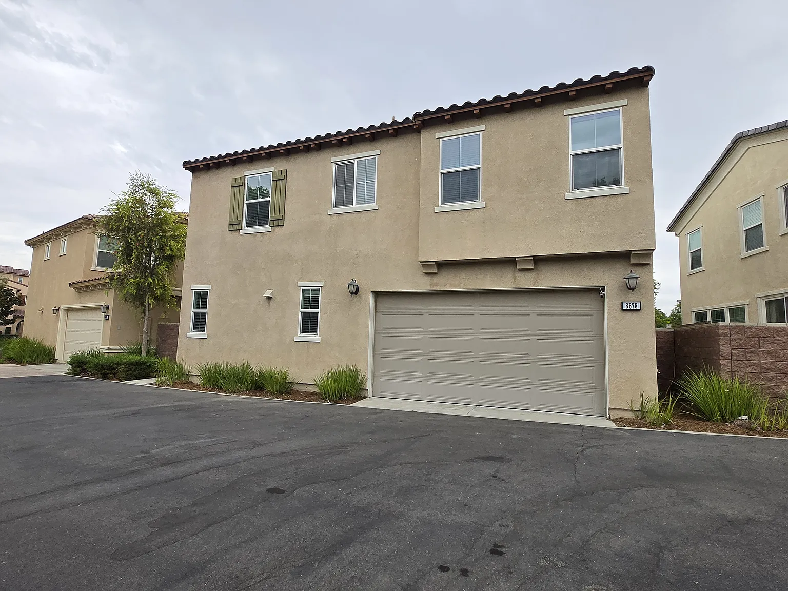 4 bed, 2166 sqft, $4,100 — Photo 2
