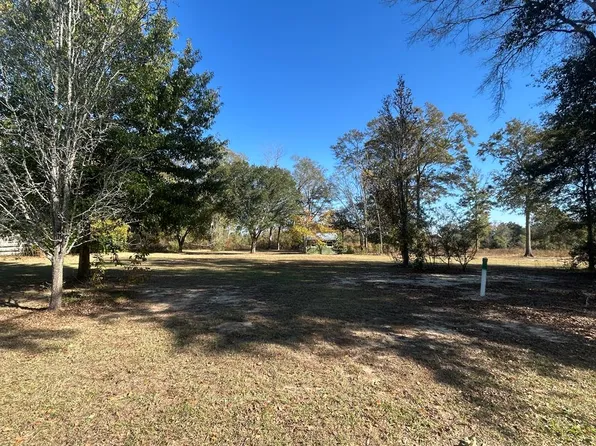 816 N Broad St, Cowarts, AL 36321