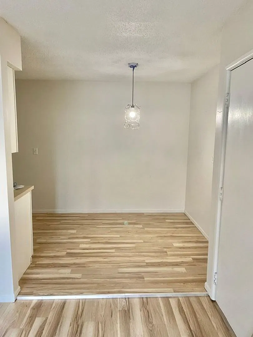 2811 Pembroke Lane C25 — Photo 2