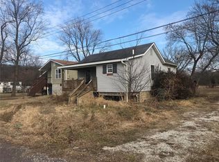 210 S Elm St, Pacific, MO 63069