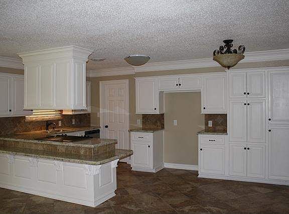 5th image of 1555 Longfellow Dr