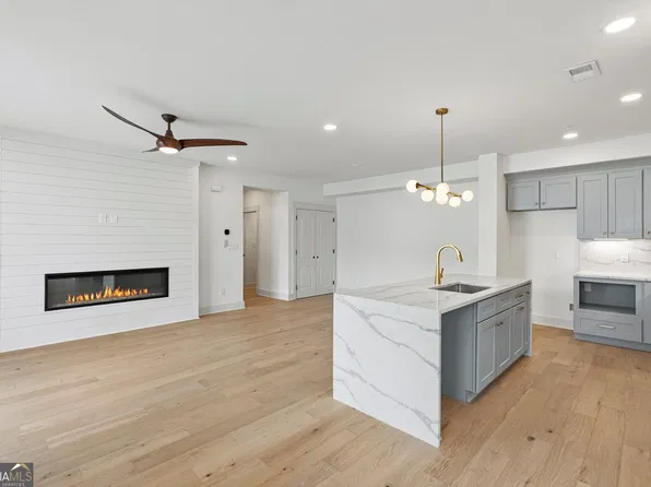 1050 Blair Ln #304, Peachtree City, GA 30269