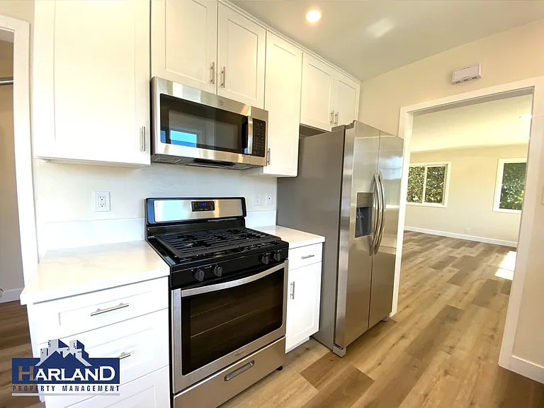 2250-2254 Garnet Ave #2250 — Photo 1