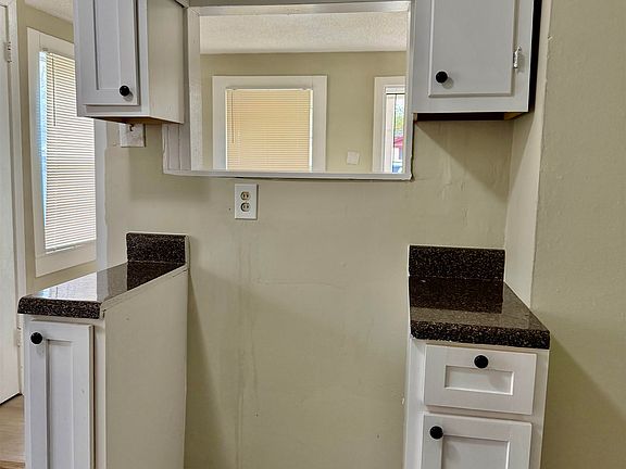 5th image of 1448 Menager Rd