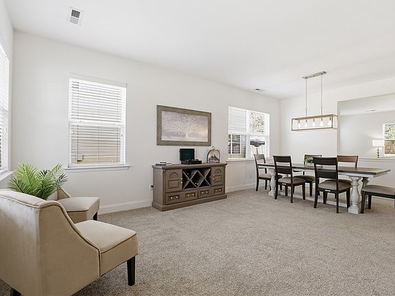 4th image of 41 Border Ave