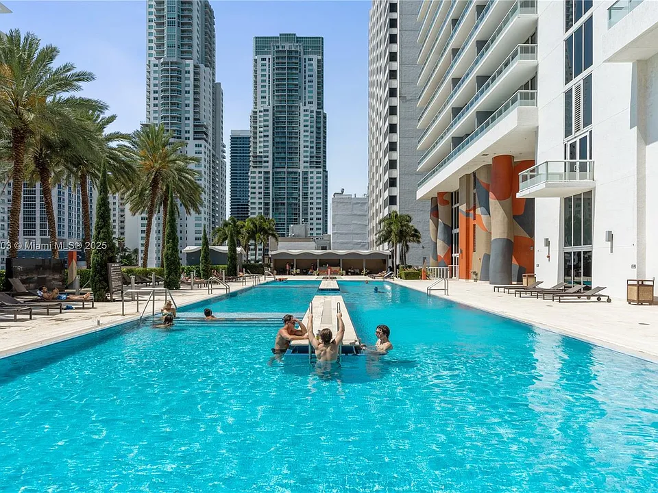 50 Biscayne Blvd #605