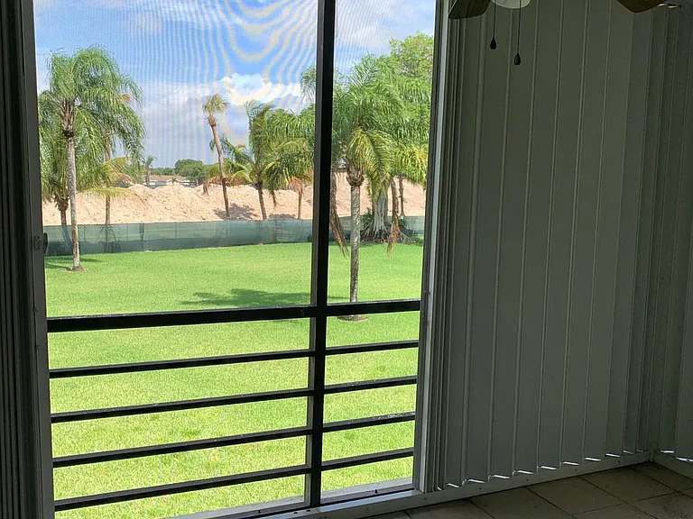 9355 SW 8th St #202 — Photo 30