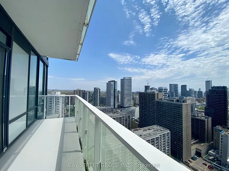 501 Yonge St #2709 — Photo 18