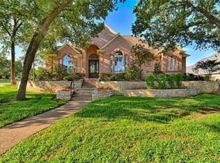 918 Shady Vale Dr, Kennedale, TX 76060
