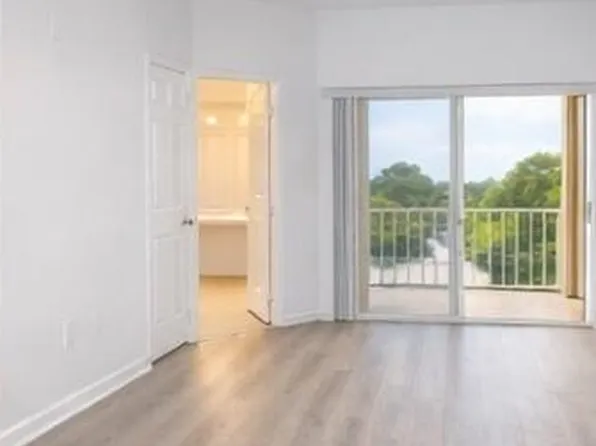 2100 Greenview Shores Blvd APT 523, Wellington, FL 33414